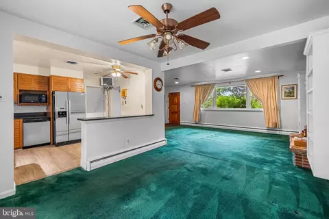 Living - 1304 Heather Hill Rd, Baltimore, MD 21239 photo 5 of 8