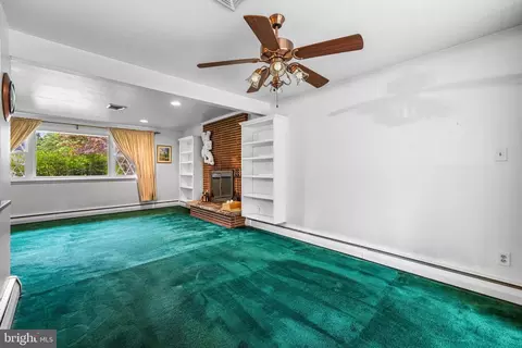 Living - 1304 Heather Hill Rd, Baltimore, MD 21239 photo 6 of 8