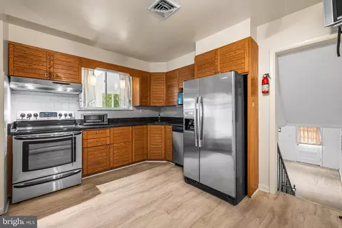 Kitchen - 1304 Heather Hill Rd, Baltimore, MD 21239 photo 2 of 2