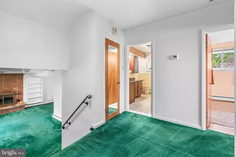 Entry Way - 1304 Heather Hill Rd, Baltimore, MD 21239 photo 4 of 5