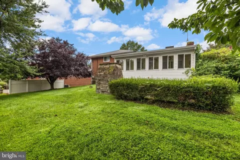 Exterior - 1304 Heather Hill Rd, Baltimore, MD 21239 photo 6 of 7