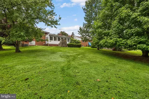 Exterior - 1304 Heather Hill Rd, Baltimore, MD 21239 photo 5 of 7