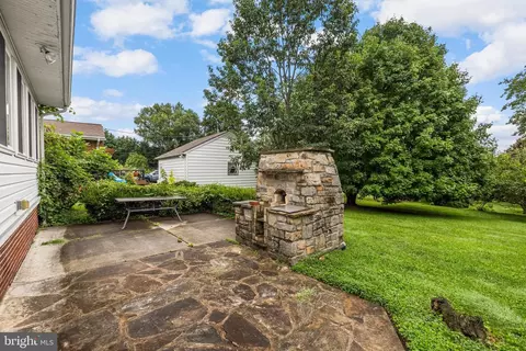 Exterior - 1304 Heather Hill Rd, Baltimore, MD 21239 photo 3 of 7