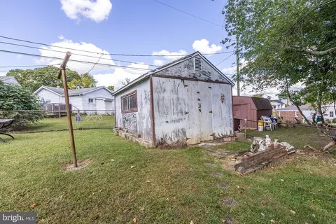 Exterior - 110 Compass Rd, Middle River, MD 21220 photo 4 of 8