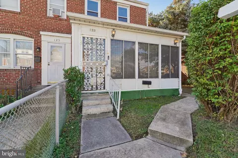 123 Chestnut St, Dundalk, MD 21222