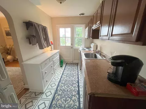1000 Downton Rd, Halethorpe, MD 21227 photo 9