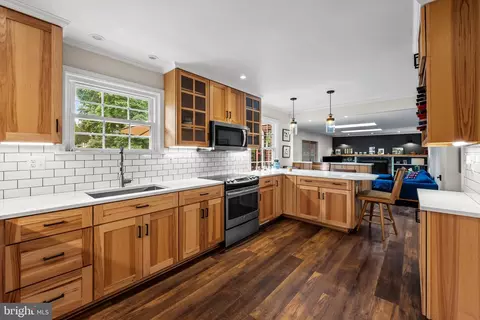Kitchen - 17 Sunnyview Dr, Phoenix, MD 21131 photo 2 of 6