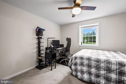 Bedroom - 17 Sunnyview Dr, Phoenix, MD 21131 photo 4 of 6