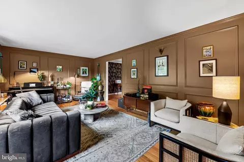 Living - 17 Sunnyview Dr, Phoenix, MD 21131 photo 2 of 4