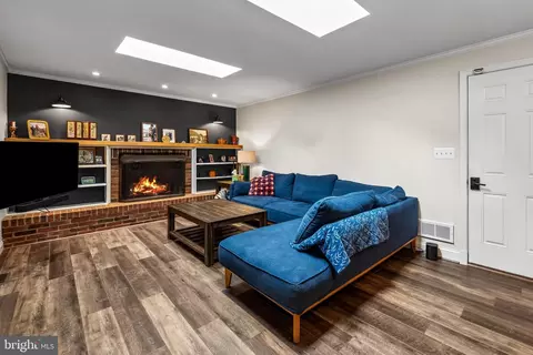 Living - 17 Sunnyview Dr, Phoenix, MD 21131 photo 3 of 4