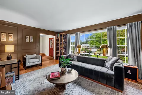 Living - 17 Sunnyview Dr, Phoenix, MD 21131 photo 1 of 4