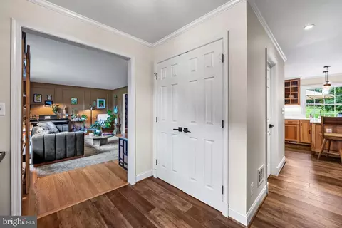 Entry Way - 17 Sunnyview Dr, Phoenix, MD 21131 photo 2 of 2