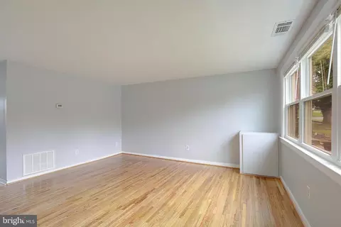 4330 Annapolis Rd, Halethorpe, MD 21227 photo 4