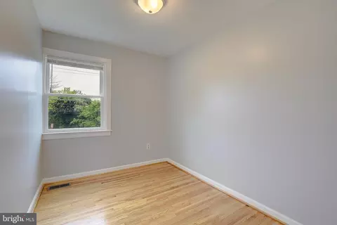 4330 Annapolis Rd, Halethorpe, MD 21227 photo 16