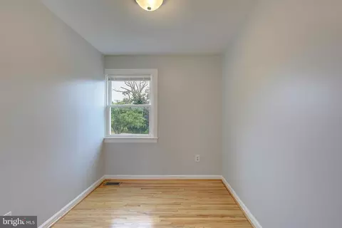4330 Annapolis Rd, Halethorpe, MD 21227 photo 23