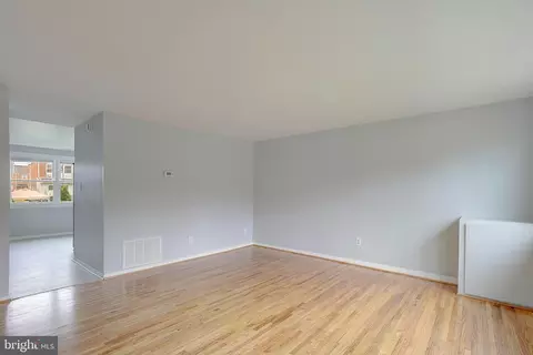 4330 Annapolis Rd, Halethorpe, MD 21227 photo 6