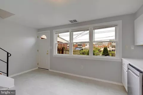 4330 Annapolis Rd, Halethorpe, MD 21227 photo 14