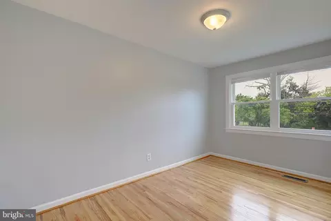 4330 Annapolis Rd, Halethorpe, MD 21227 photo 18
