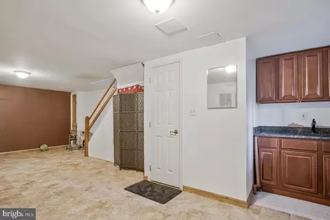 Entry Way - 9725 Matzon Rd, Middle River, MD 21220 photo 8 of 9