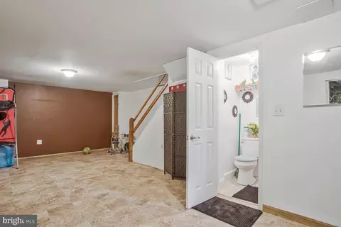 Entry Way - 9725 Matzon Rd, Middle River, MD 21220 photo 9 of 9