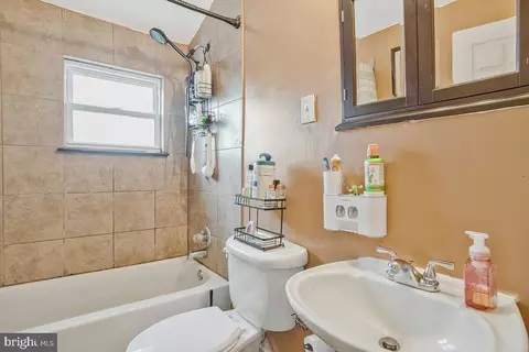 Entry Way - 9725 Matzon Rd, Middle River, MD 21220 photo 5 of 9