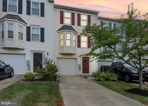 16 Lanhill Ct #16, Halethorpe, MD 21227