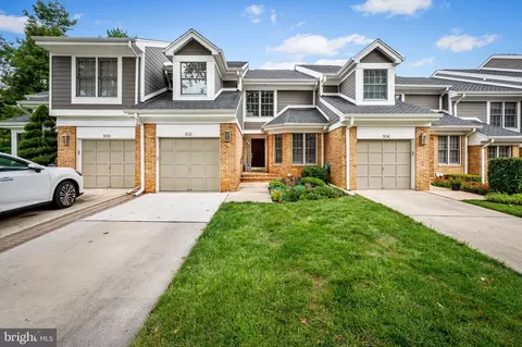 102 River Oaks Cir, Baltimore, MD 21208