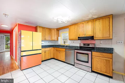 7316 Geise Ave, Sparrows Point, MD 21219 photo 3