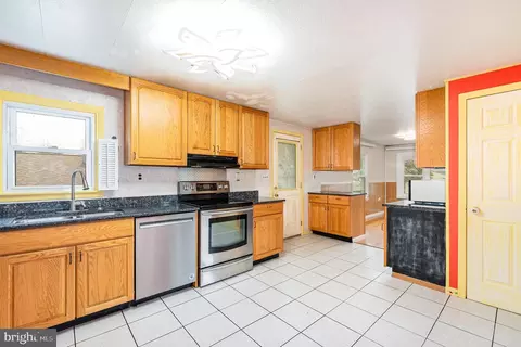 7316 Geise Ave, Sparrows Point, MD 21219 photo 2