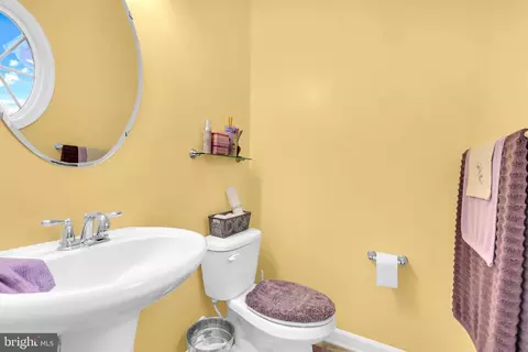 906 Gladway Rd, Middle River, MD 21220 photo 13