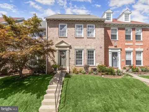 4 Roger Valley Ct, Parkville, MD 21234