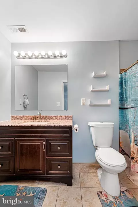 Bath - 1755 Drexel Rd, Dundalk, MD 21222 photo 2 of 4