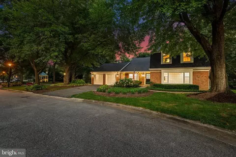1 Kengate Ct, Baltimore, MD 21212 photo 2