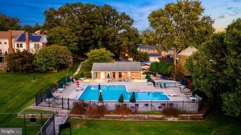 1 Kengate Ct, Baltimore, MD 21212 photo 4