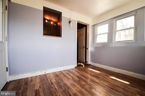 Entry Way - 4233 Soth Ave, Nottingham, MD 21236 photo 3 of 7