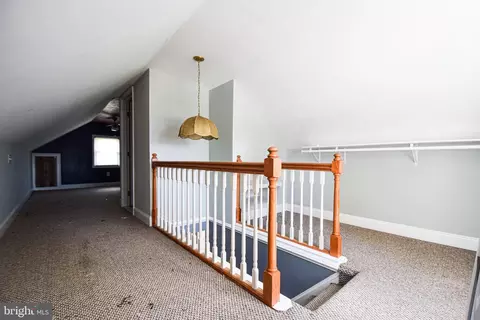 Entry Way - 4233 Soth Ave, Nottingham, MD 21236 photo 4 of 7