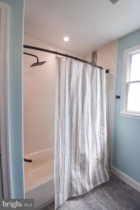 Bath - 4233 Soth Ave, Nottingham, MD 21236 photo 2 of 8