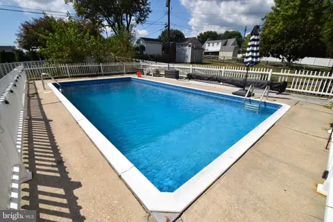 Exterior - 4233 Soth Ave, Nottingham, MD 21236 photo 2 of 12