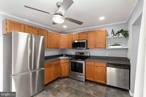Kitchen - 53 Longeron Dr, Middle River, MD 21220 photo 2 of 3