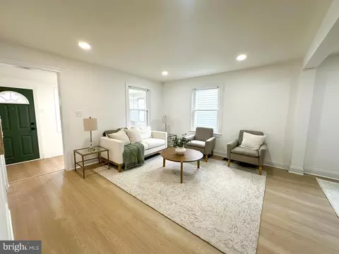 Entry Way - 209 Main St, Dundalk, MD 21222 photo 2 of 8