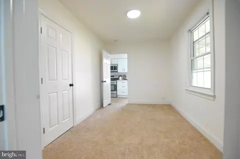Entry Way - 209 Main St, Dundalk, MD 21222 photo 6 of 8