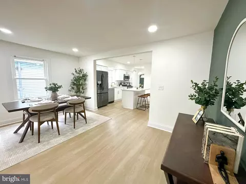 Entry Way - 209 Main St, Dundalk, MD 21222 photo 3 of 8