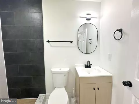 Bath - 209 Main St, Dundalk, MD 21222 photo 6 of 7