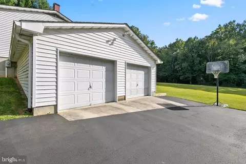 Exterior - 13406 Fork Rd, Baldwin, MD 21013 photo 3 of 4