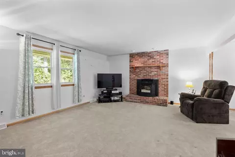 Living - 13406 Fork Rd, Baldwin, MD 21013 photo 1 of 4