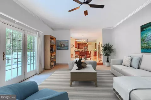 Living - 9 Kincaid Ct, Baldwin, MD 21013 photo 3 of 3