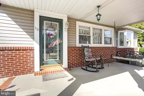 Exterior - 10 Propeller Dr, Middle River, MD 21220 photo 5 of 7