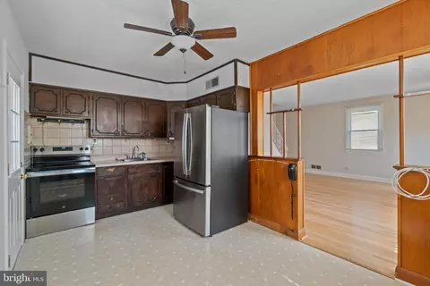 1256 Locust Ave, Halethorpe, MD 21227 photo 8