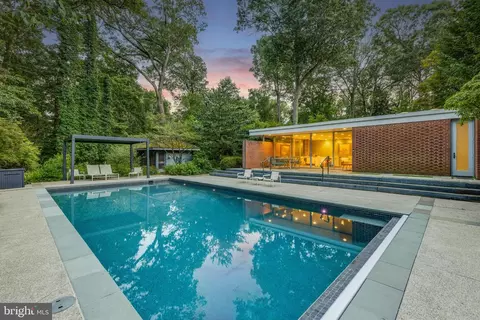 11615 Woodland Dr, Lutherville Timonium, MD 21093