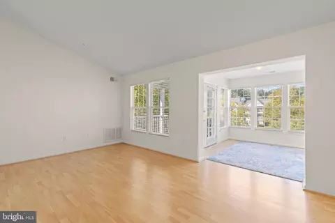 Living - 27 Laurel Path Ct #6-27, Nottingham, MD 21236 photo 1 of 5